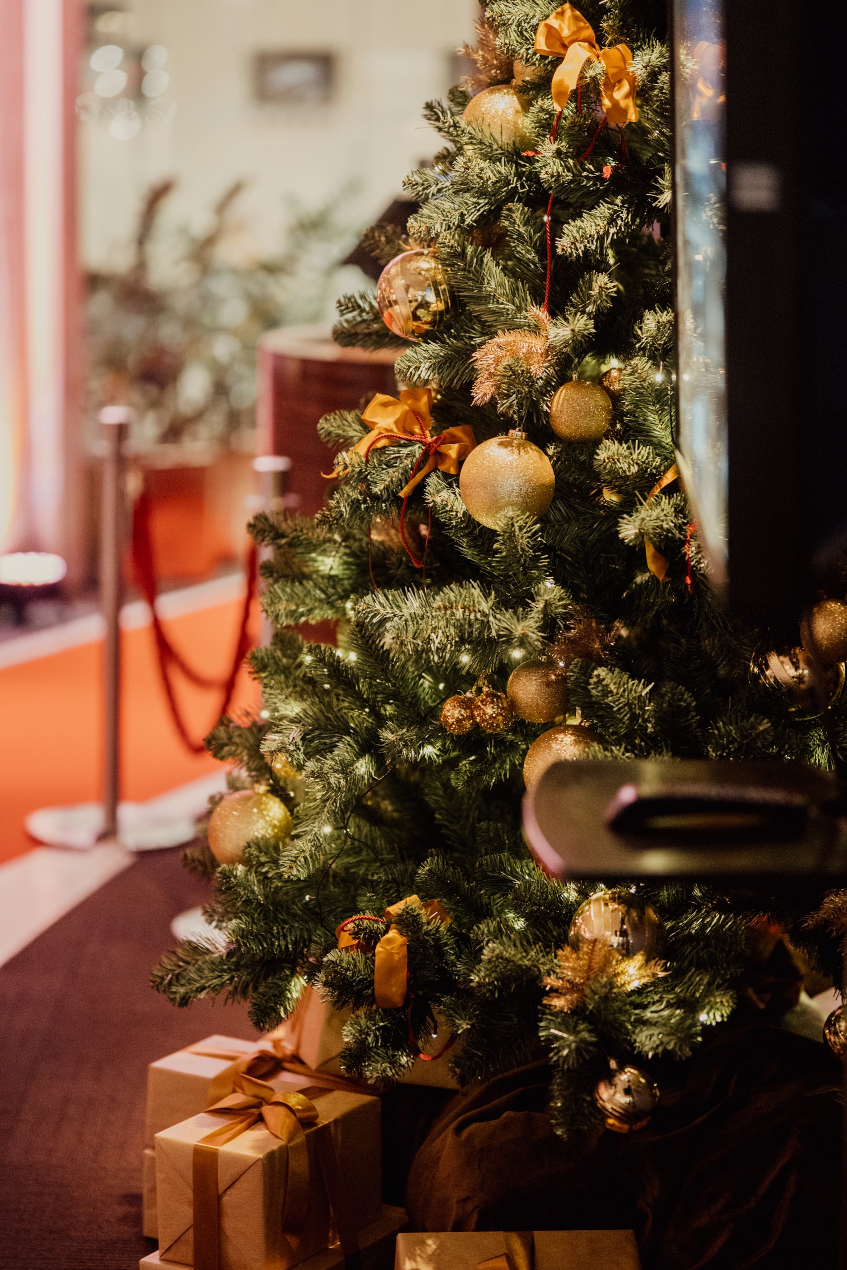 RIX Technologies Ziemassvētku balle “Lieliskā Getsbija” stilā